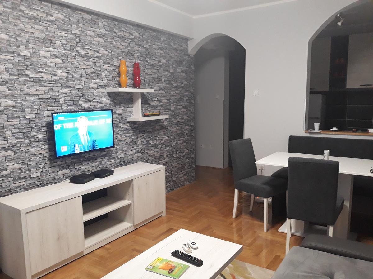 Apartment Azzuro 2 노비사드 외부 사진