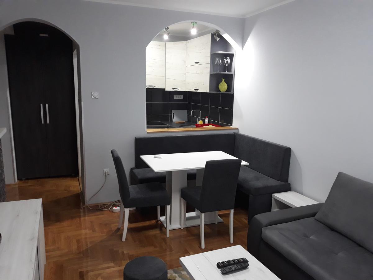 Apartment Azzuro 2 노비사드 외부 사진